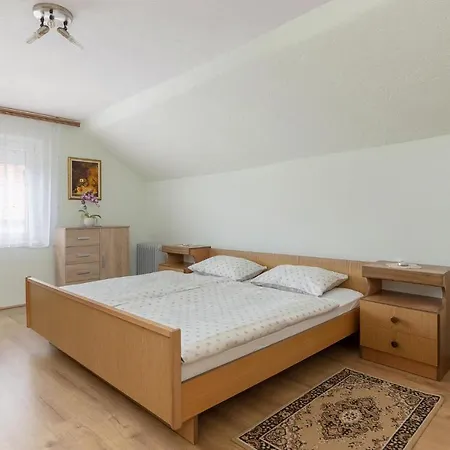 Amazing In Nova Vas W/ Sauna, Wifi And 2 Bedrooms 別荘 Nova Vas