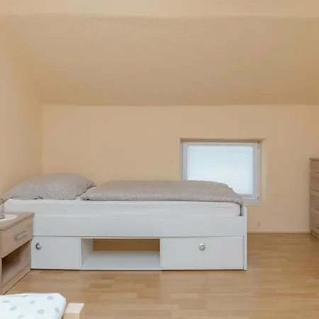 Amazing In Nova Vas W/ Sauna, Wifi And 2 Bedrooms 別荘 *