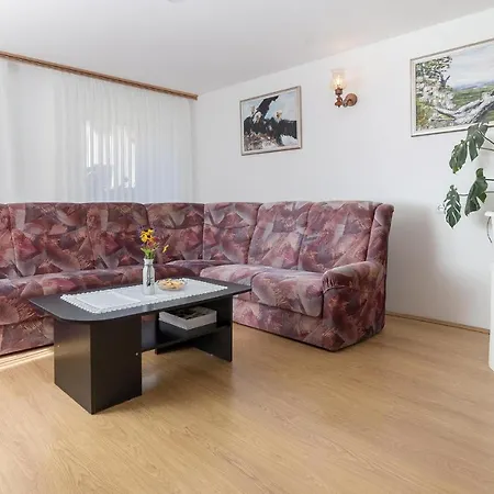 Amazing In Nova Vas W/ Sauna, Wifi And 2 Bedrooms 別荘 Nova Vas
